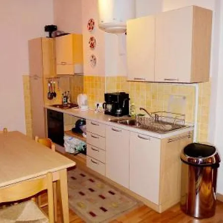 Festival Apartment: Steps From Palais And Beaches Apartment
