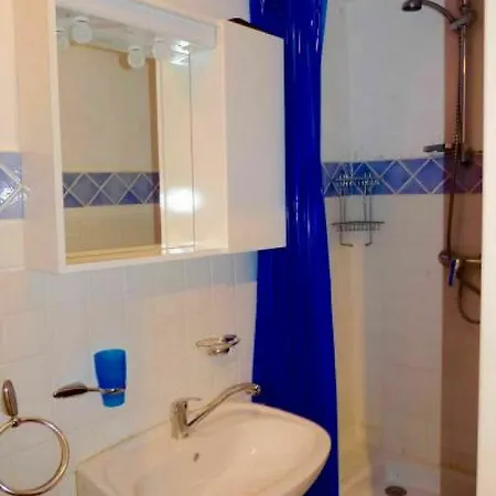 Festival Apartment: Steps From Palais And Beaches Cannes